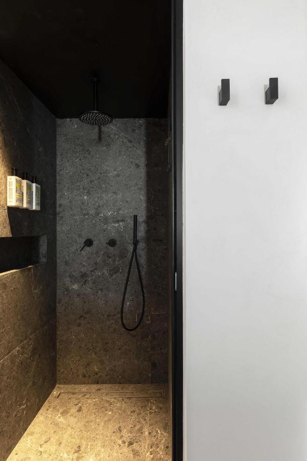 Cubic Mykonos Seafront Design Suites Орнос Екстериор снимка